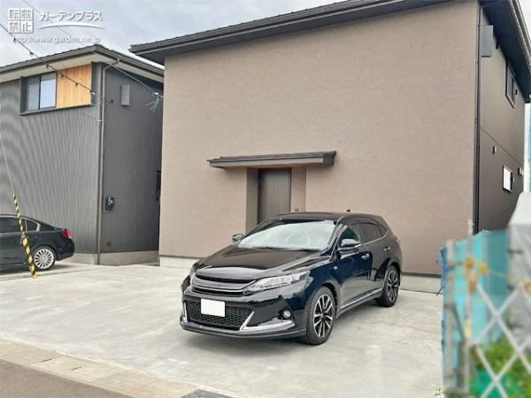 草むしりに悩まない駐車スペースのコンクリート舗装工事