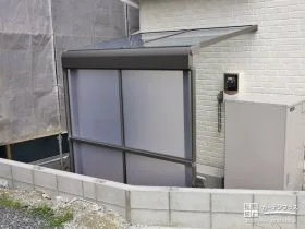 雨や紫外線から勝手口を守るテラス屋根[施工後]