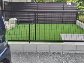 フェンスや門扉で囲ったクローズなお庭[施工後]
