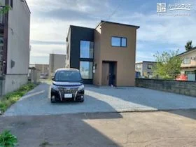 草むしりのメンテナンスの手間が大幅に軽減する砂利敷き工事