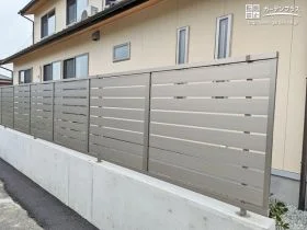内側のプライバシーを守る目隠しフェンス[施工後]