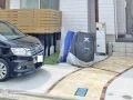 乱形石のイエローが外構を明るく華やかに彩る新築外構