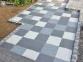 【施工後】タイルであしらったアプローチ