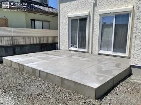 お庭での楽しみが増えるコンクリートデッキのリフォーム工事