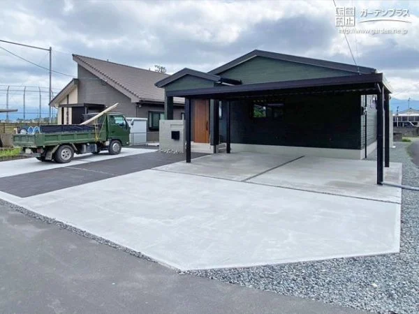 門周りにこだわりをつめこんだ重厚感のあるモダンな新築外構