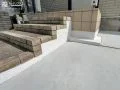 むき出しになったコンクリートを塗装で美しく仕上げました