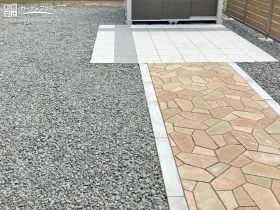 広さ違いで使い勝手を高めたおしゃれな園路[施工後]