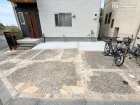 天然石の温もりが重厚感や一体感を与える駐車スペース拡張工事