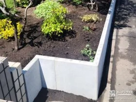 土留めにも使われるL字ブロックを利用した花壇のリフォーム工事