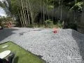 防犯対策も兼ねた裏庭の砂利舗装