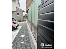 境界ブロックとフェンス基礎ブロックを兼ねるコンクリートブロック[施工後]