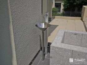 立ったまま手洗いでき、日々のお手入れが最小限な立水栓[施工後]