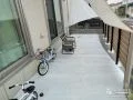 お庭への行き来がしやすくなるコンクリートテラス