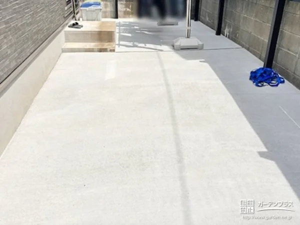 土汚れが気にならない家事が捗るコンクリートテラス