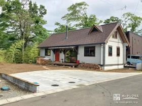柔らかな曲線美を楽しめる土間コンクリートの舗装工事