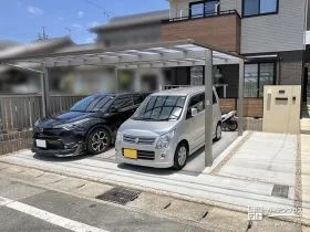 雨や紫外線からお車をカバーするカーポート付きの駐車スペース[施工後]