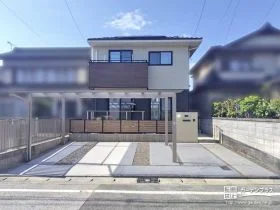 穏やかな色使いのナチュラルな新築外構