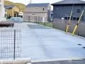 アプローチを兼ねた駐車スペース