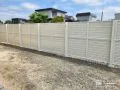 お住まいを明るく引き立てるホワイトカラーの目隠しフェンス設置工事