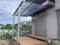 便利で安全な独立タイプのテラス屋根とウッドデッキの設置工事