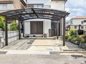 開放的でお車2台が駐車しやすくなったリフォーム工事