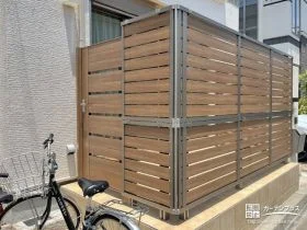 木調デザインが圧迫感を軽減する目隠しフェンス[施工後]