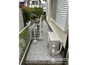 犬走りに防草シートと砂利を敷設し雑草対策[施工後]