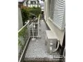 犬走りに防草シートと砂利を敷設し雑草対策