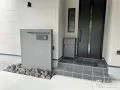シックで統一感のある門周り