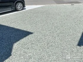 予備の駐車スペースは砂利敷きに[施工後]
