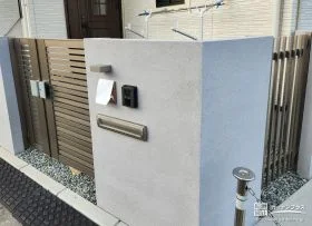 門扉と門柱でクローズにした玄関周りリフォーム工事