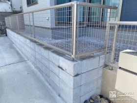 たて井桁メッシュの境界フェンス[施工後]