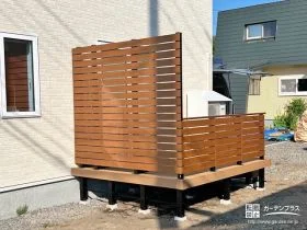部屋の中でも安心できるフェンス付きのリウッドデッキ設置工事