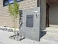 お住まいの格式を高める高級感のあるタイル門柱