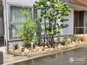 今風のロックガーデンがおしゃれな植栽スペースのリフォーム工事