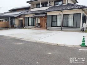 小石の跳ねが気にならないシンプルで使いやすい駐車スペース舗装工事