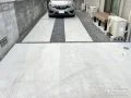 お車が縦に2台停められる駐車スペース