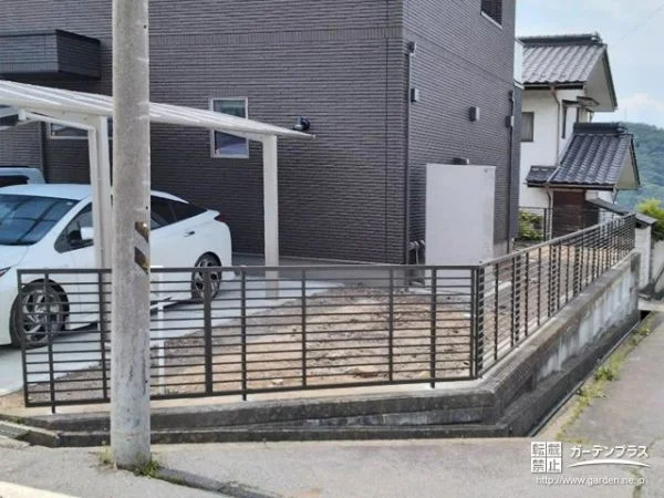 転落防止用のシックな境界フェンス