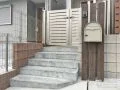 お子様の飛び出しを防止するセミクローズ外構