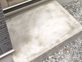 安全に出入りできるようになるコンクリートステップ[施工後]