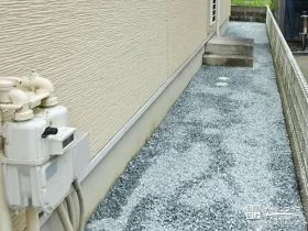 雑草対策した犬走り[施工後]