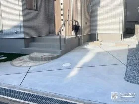 かわいらしさとスタイリッシュさを組み合わせた駐車スペース[施工後]