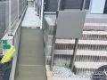 使い方に合わせて舗装した犬走り