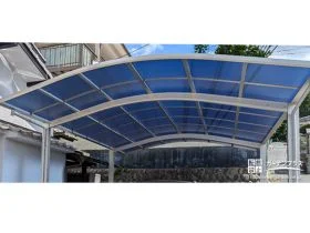 温度上昇を軽減する熱線遮断ポリカーボネート屋根[施工後]