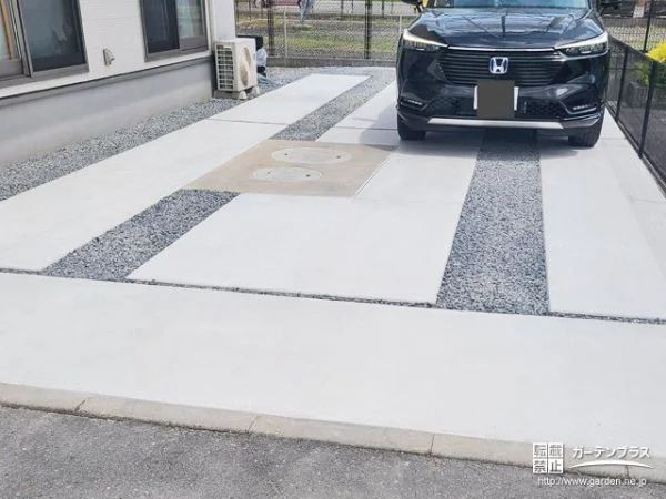 お車４台分が駐車できるようにするコンクリートの舗装工事