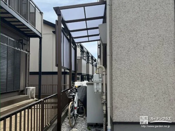 犬走りをサイクルポートとして活用できるテラス屋根設置工事