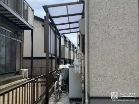 犬走りをサイクルポートとして活用できるテラス屋根設置工事