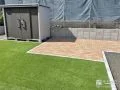 緑とオレンジが華やかな印象でローメンテナンスなお庭リフォーム工事