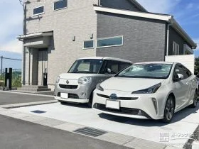 門周りのデザインにポイントを置いたシンプルモダンな新築外構
