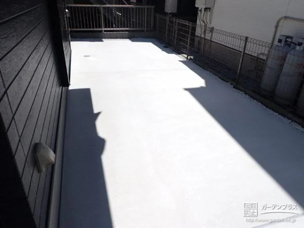 雑草対策をし建物を清潔に保てる土間コンクリート打設工事